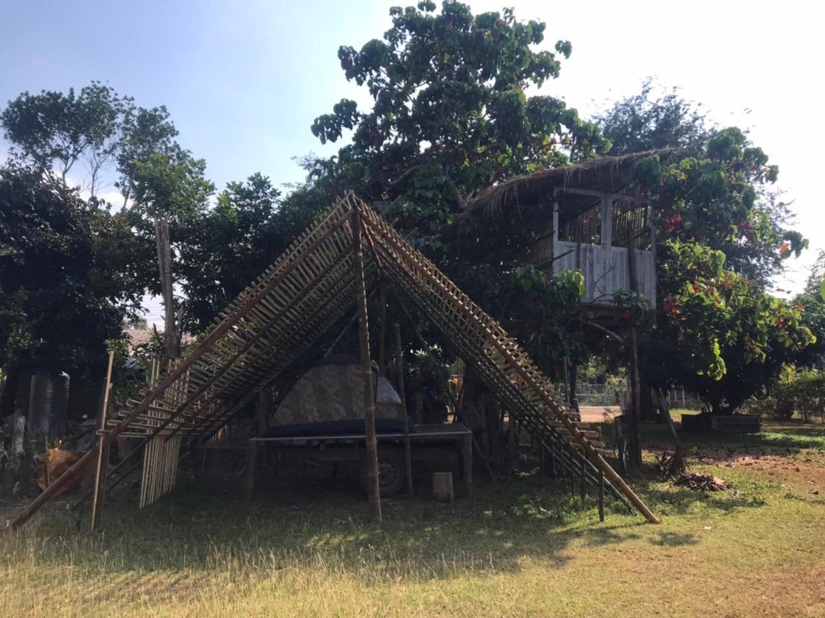 Amando_Tent Hotel Phayao Luaran gambar